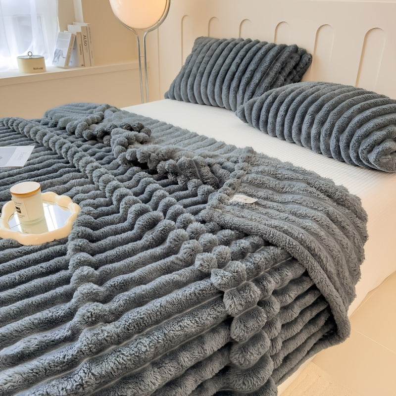 Luxurious ultra-soft blanket, solid color, warm and comfortable. This baby blanket is suitable for sofas, beds, offices and nurseries, and is an ideal gift for all seasons.